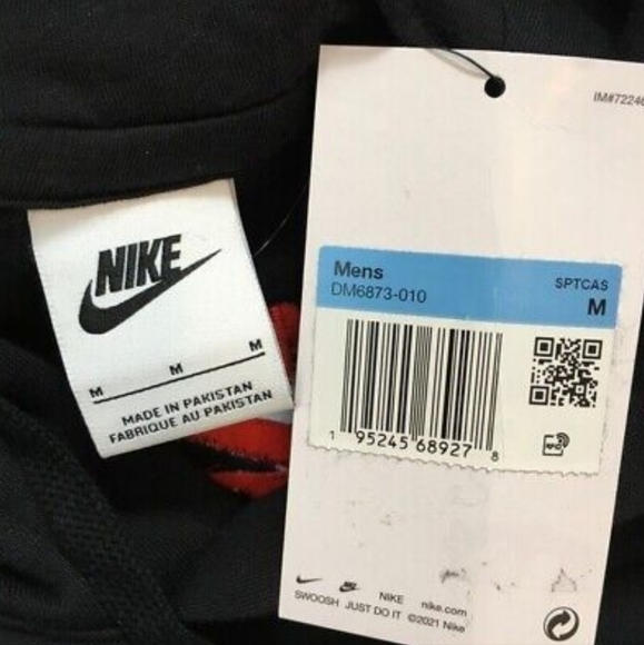 NWT Men's Nike Sportswear Essentials Hoodie - Picture 3 of 9
